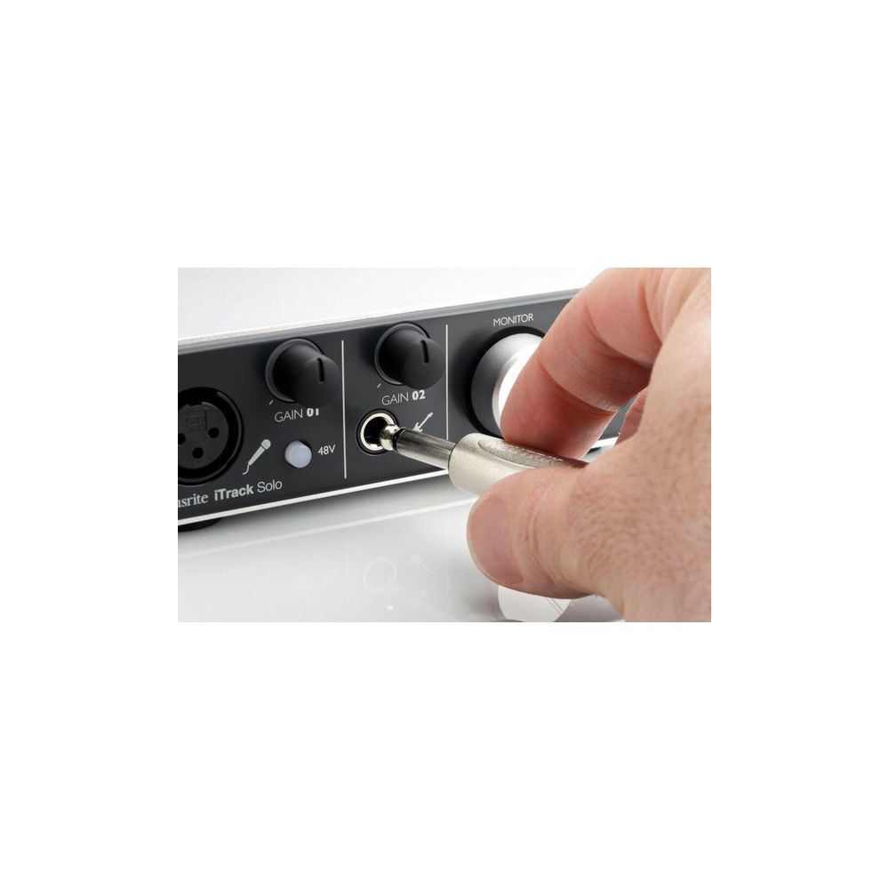 Focusrite iTrack Solo USB Audio Interface at a Best Price on Music Stores