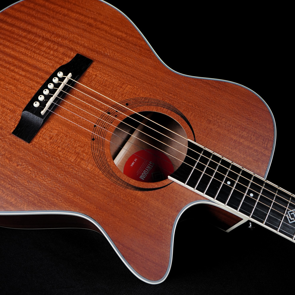 Strydom ST340C Acoustic Guitar – Hear Unparalleled Resonance & Clarity